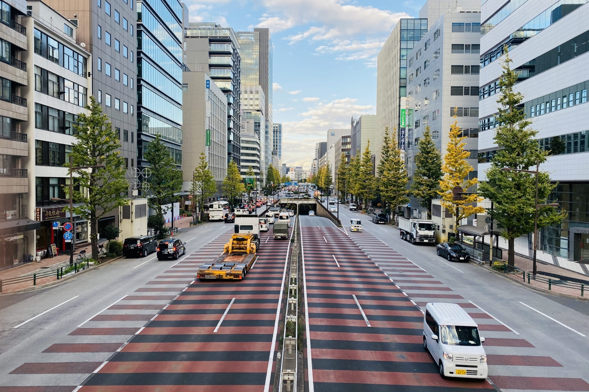 京橋の歴史とオフィス街の魅力は？ビジネスと文化が交差する街